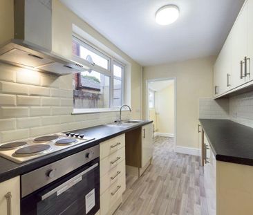 3 bedroom terraced house to rent - Photo 4