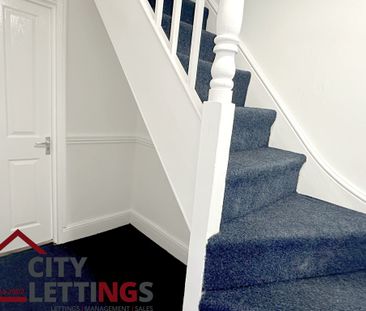 4 Bedroom Mid Terraced House - Photo 5