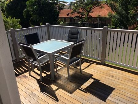 Fully Furnished Room for Rent - Easy walk to Redcliffe Hospital - Photo 2