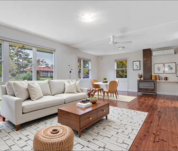 Family Home in Central Lavington Location. A MUST SEE! - Photo 1