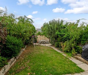 5 Bedroom House To Let - Photo 2
