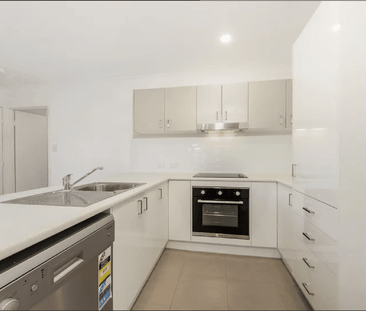 Duplex Family Home - Central Location! - Photo 2