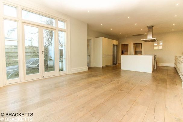 4 bedroom semi-detached house to rent - Photo 1