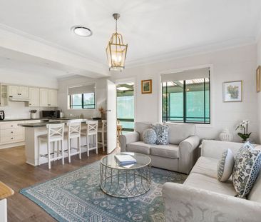 Spacious Family Home with Views - 9 Charles St, Milton - Photo 1