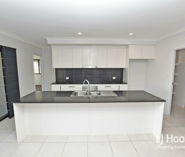 MODERN FAMILY HOME WITH MULTIPLE LIVING AREAS! - Photo 4