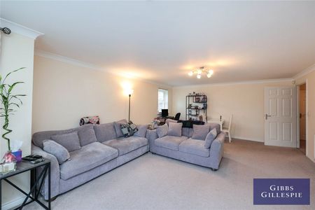 Cherry Tree House, 6 Wood Lane, Ruislip, HA4 6EX - Photo 2