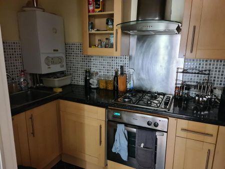 2 bedroom flat to rent - Photo 4