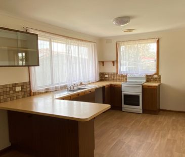 14 Victor Crescent, Dandenong North, Vic 3175 - Photo 3