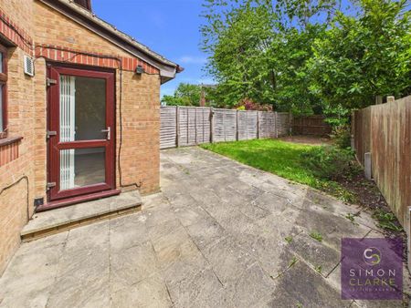 3 bedroom semi-detached house to rent - Photo 5