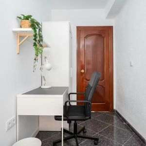 Calle Mirarosas, Málaga, Andalusia 29011 - Photo 2