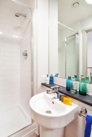 2 bedroom private hall to rent - Photo 5