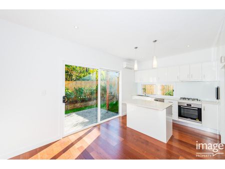 Stunning Near New Home Ready for Your Family! - Photo 4