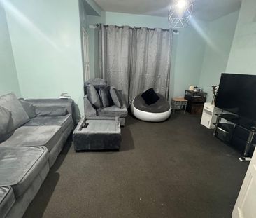 Room in a Shared House, Barrmill Road, G43 - Photo 1