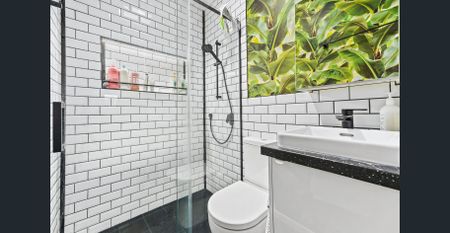 Comfortable Living in Prime Location - Photo 5