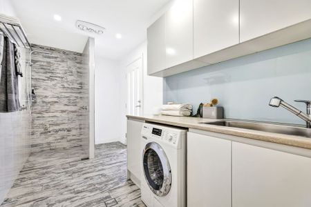 Spacious Family Living with Poolside Entertaining in the Heart of Mulgoa - Photo 4