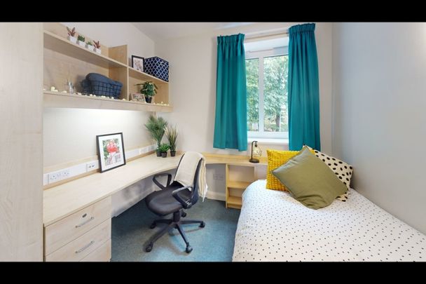Room in a Shared Flat, Broadgate Park, NG9 - Photo 1