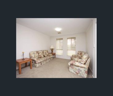 Comfortable Family Living in Hillcrest - Photo 2