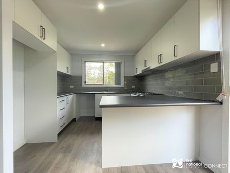 Contemporary, Leafy Sanctuary - Photo 4