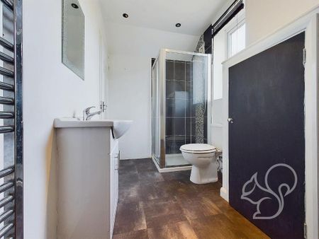 3 bedroom semi-detached bungalow to rent - Photo 5