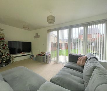 3 bedroom semi-detached house to rent - Photo 1