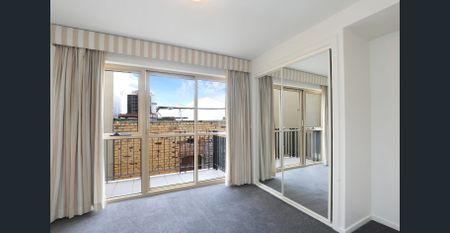 UNI AROUND THE CORNER FROM THIS LITTLE GEM - Photo 3