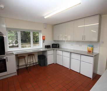 1 bedroom in a house share to rent - Photo 6