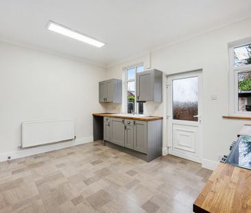 3 bedroom end of terrace house to rent - Photo 5