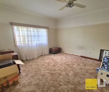 3 BEDROOM HOME WITH GARAGE - Photo 5