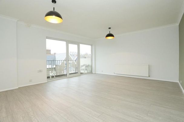 2 bedroom flat to rent - Photo 1