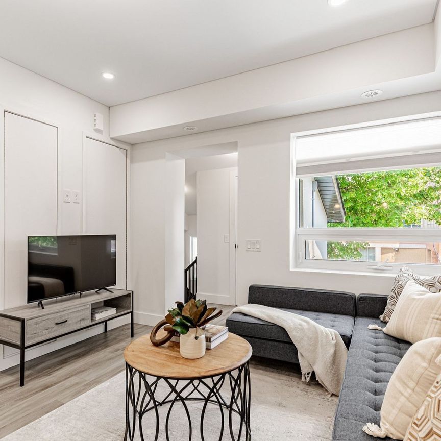 For Lease - 1088 Avenue Road Unit# A, Toronto, Ontario - Photo 1