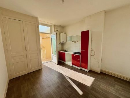 APPARTEMENT T1 A LOUER A LE COTEAU - QUARTIER GARE - Photo 5