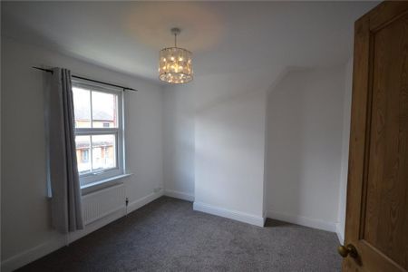 2 bedroom terraced house to rent - Photo 2