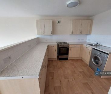 2 bedroom flat to rent - Photo 6