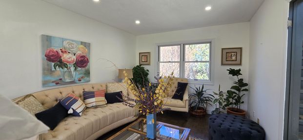 For Lease - 105 Ashton Road Unit# Main Floor, Newmarket, Ontario - Photo 1