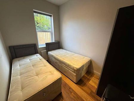 Suffolk Avenue, SO15 - Photo 4