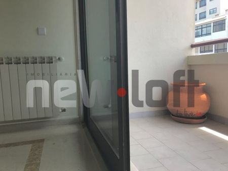 3 room luxury Flat for rent in Bairro do Rosario (Cascais), Cascais, Lisbon - Photo 4
