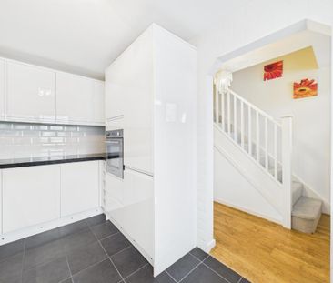 2 bedroom terraced house to rent - Photo 2