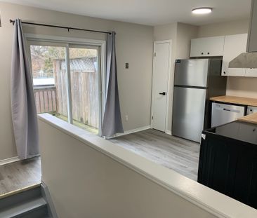 For Lease - 27 Steele Street, St. Thomas, Ontario - Photo 5