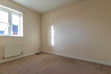 3 bedroom end of terrace house to rent - Photo 2