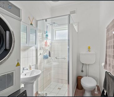 Stunning Location with Ocean and Jetty Views! - Photo 6