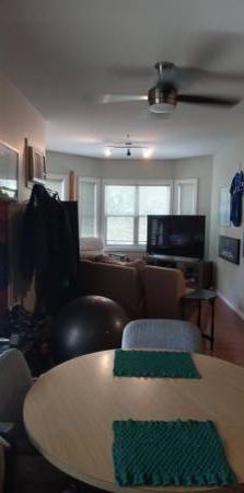 1 Bedroom/1 Bathroom Condo For rent - Photo 1