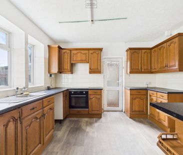 3 bedroom semi-detached house to rent - Photo 4