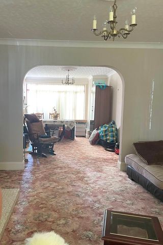 3 Bed End Terrace, Dane Road, CV2 - Photo 2