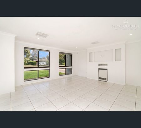 7 Nandina Avenue, Lake Albert, NSW 2650 - Photo 5