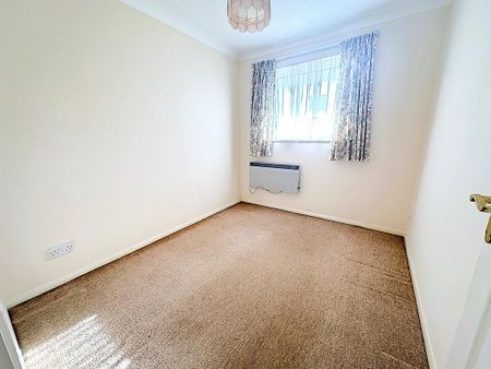 2 bedroom ground floor flat to rent - Photo 5