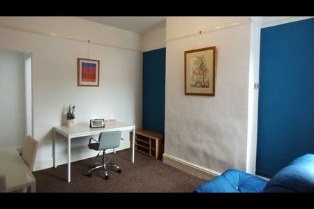 1 Bed Flat, Queensland Avenue, CV5 - Photo 2