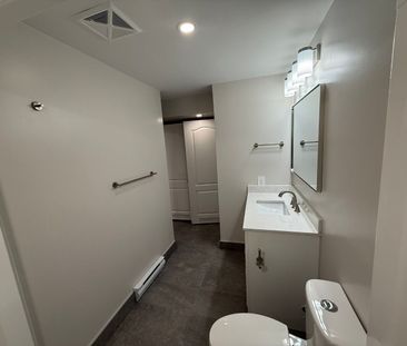 For Lease - 26 Athabaska Drive Unit# B, Belleville, Ontario - Photo 5