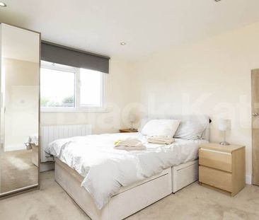 Hendon Way, London, NW2 - Photo 4