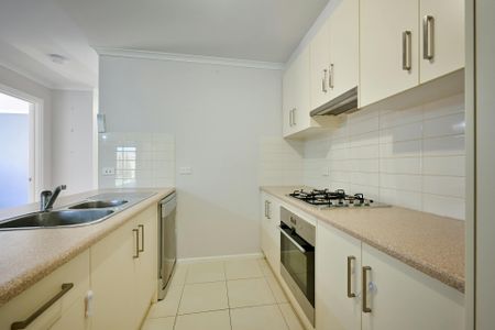 COSY FAMILY HOME IN CENTRAL LOCATION - Photo 4