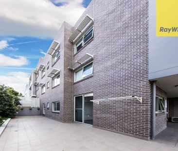 modern 2 bedroom apartment overlooking parramatta river - Photo 5